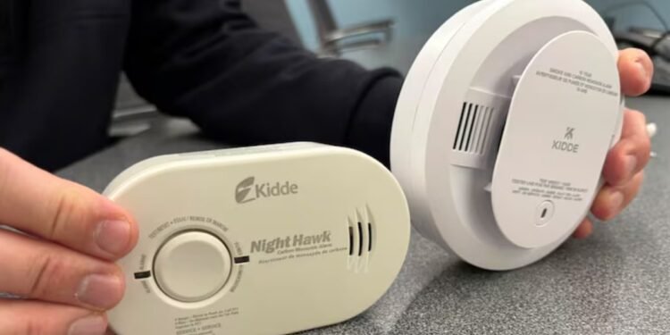 വീടുകളിൽ ഈ മാറ്റം നിർബന്ധം! എല്ലാ നിലകളിലും കാർബൺ മോണോക്സൈഡ് അലാറം നിർബന്ധമാക്കി ഒന്റാറിയോ 1 alarm