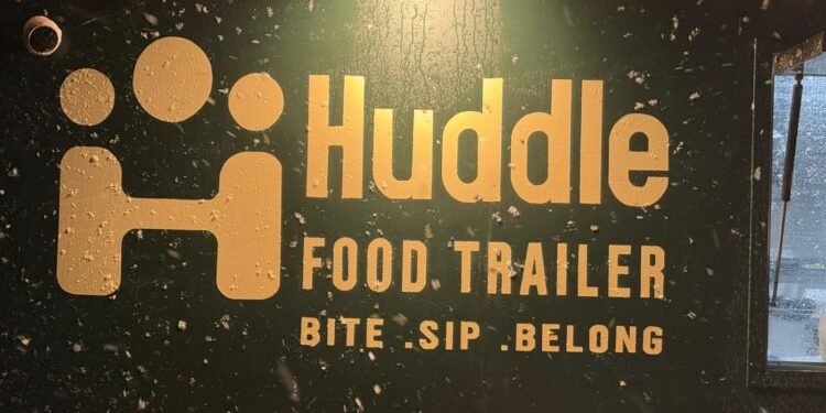 സൗത്ത് ഇന്ത്യൻ രുചിക്കൂട്ട്, കൂട്ടുകൂടാനൊരിടം; സിഡ്നിയിൽ മലയാളികളുടെ 'ഹഡിൽ' ഫുഡ് ട്രെയിലർ! 1 സൗത്ത് ഇന്ത്യൻ രുചിക്കൂട്ട്, കൂട്ടുകൂടാനൊരിടം; സിഡ്നിയിൽ മലയാളികളുടെ ‘ഹഡിൽ’ ഫുഡ് ട്രെയിലർ!