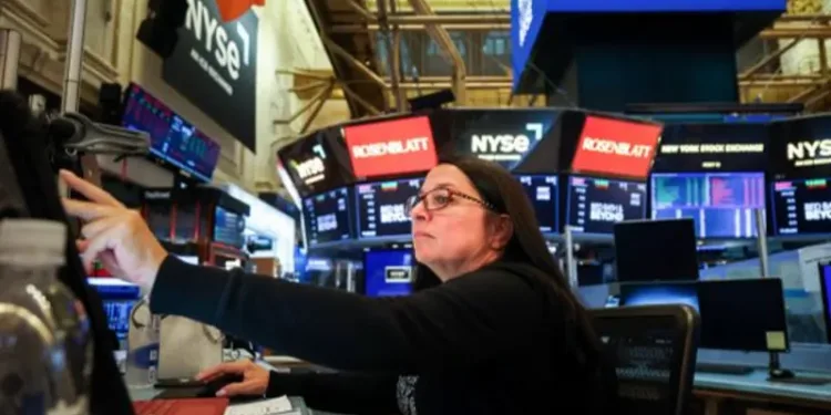 US stock market ends 2025