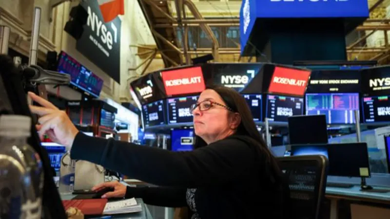 US stock market ends 2025