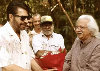 പത്മഭൂഷൺ തിളക്കത്തിൽ മമ്മൂട്ടി; 'പദയാത്ര'യുടെ സെറ്റിൽ ആദരമർപ്പിച്ച് അടൂർ ഗോപാലകൃഷ്ണൻ 1 adoor-gopalakrishnan-honors