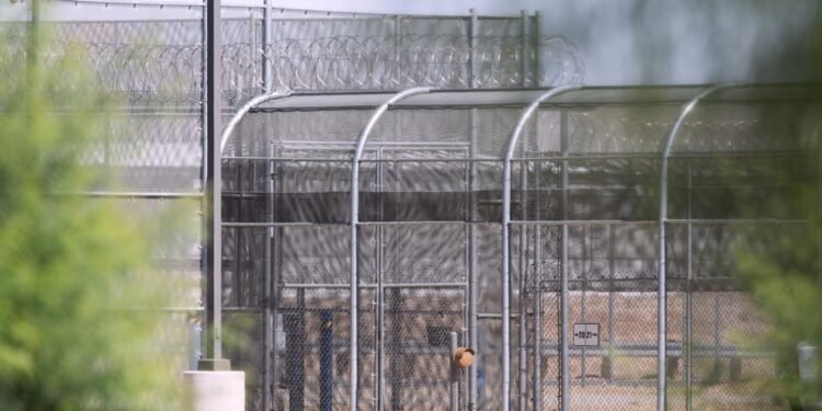 യുഎസ് ICE തടങ്കൽ കേന്ദ്രങ്ങളിൽ മരണസംഖ്യ ഉയരുന്നു; 2026-ന്റെ തുടക്കത്തിൽ നാല് മരണം, റിപ്പോർട്ടുകൾ ഇങ്ങനെ!