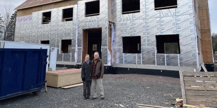 നോവ സ്കോഷ്യയിൽ കാരുണ്യമാതൃക: വീടില്ലാത്തവർക്കായി 46 ഏക്കർ ഭൂമി ദാനം ചെയ്ത് ദമ്പതികൾ