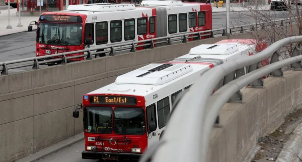 അറ്റകുറ്റപ്പണിയും പഴയ ബസുകളുടെ തകരാറും; OC ട്രാൻസ്‌പോ ബസ് സർവീസുകളിൽ ആറ് ശതമാനത്തിലധികം ട്രിപ്പുകൾ റദ്ദായി