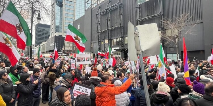 ഇറാൻ പ്രക്ഷോഭത്തിന് ഐക്യദാർഢ്യം: മോൺട്രിയലിൽ വൻ പ്രതിഷേധ പ്രകടനം 1 ഇറാൻ പ്രക്ഷോഭത്തിന് ഐക്യദാർഢ്യം: മോൺട്രിയലിൽ വൻ പ്രതിഷേധ പ്രകടനം