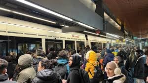 യാത്രാതടസ്സം: ഒട്ടാവയിൽ ട്രാൻസിറ്റ് യാത്രക്കാർക്ക് നഷ്ടപരിഹാരം നൽകണമെന്ന് സിറ്റി കൗൺസിലർ