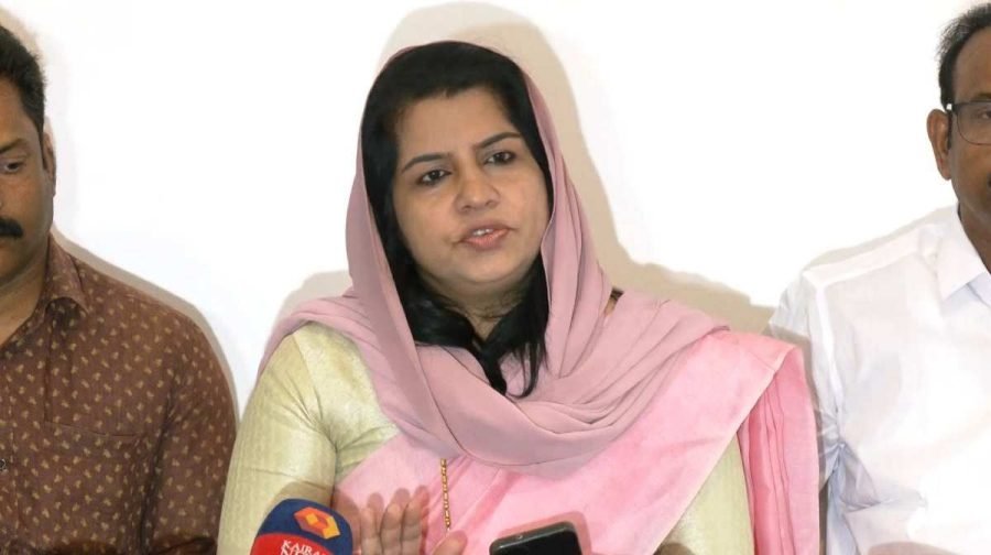 twenty20-rebellion-raseena-pareeth-joins-congress-nda-alliance-protest