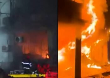 കറാച്ചിയിൽ ഷോപ്പിംഗ് മാളിന് തീപിടിച്ചു; ആറ് മരണം, 65 പേരെ കാണാനില്ല 10 കറാച്ചിയിൽ ഷോപ്പിംഗ് മാളിന് തീപിടിച്ചു; ആറ് മരണം, 65 പേരെ കാണാനില്ല