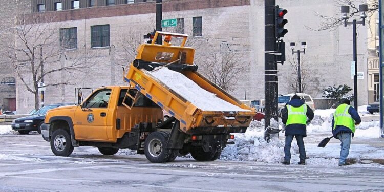 നയാഗ്രയിൽ മഞ്ഞ് നീക്കൽ പ്രവർത്തനങ്ങൾ പ്രതിസന്ധിയിൽ; ഉപ്പിന്റെ ലഭ്യതക്കുറവ് തിരിച്ചടിയാകുന്നു 1 Image Credits: Canada ecofiscal Commission