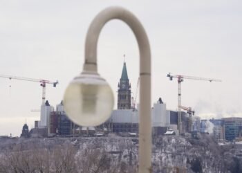 കാനഡയിൽ 200 കോടിയുടെ മരുന്ന് നശിച്ചു; പിന്നിൽ അട്ടിമറിയോ? നിഗൂഢതയായി 'വിദേശി'യുടെ സന്ദർശന ശ്രമം 1 കാനഡയിൽ 200 കോടിയുടെ മരുന്ന് നശിച്ചു; പിന്നിൽ അട്ടിമറിയോ? നിഗൂഢതയായി ‘വിദേശി’യുടെ സന്ദർശന ശ്രമം