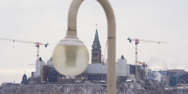 കാനഡയിൽ 200 കോടിയുടെ മരുന്ന് നശിച്ചു; പിന്നിൽ അട്ടിമറിയോ? നിഗൂഢതയായി 'വിദേശി'യുടെ സന്ദർശന ശ്രമം 1 കാനഡയിൽ 200 കോടിയുടെ മരുന്ന് നശിച്ചു; പിന്നിൽ അട്ടിമറിയോ? നിഗൂഢതയായി ‘വിദേശി’യുടെ സന്ദർശന ശ്രമം