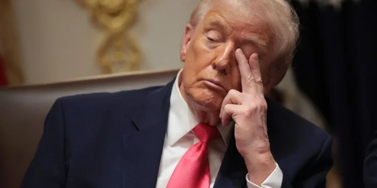 കൈകളിൽ ചതവുകൾ, പരസ്പര ബന്ധമില്ലാത്ത സംസാരം, കാലിലെ മുടന്ത്; മാസങ്ങൾക്കുള്ളിൽ മരണം?; ട്രംപിൻ്റെ ആരോഗ്യ സ്ഥിതിയിൽ ഞെട്ടിക്കുന്ന വിവരം പുറത്ത്