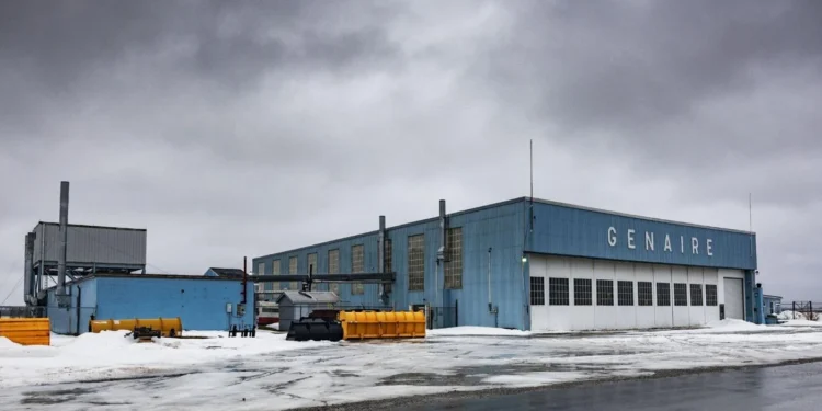 സുരക്ഷാവീഴ്ചയിൽ യുവാവിന് കാഴ്ച നഷ്ടമായി; നയാഗ്ര-ഓൺ-ദി-ലേക്കിലെ ഏവിയേഷൻ കമ്പനിക്ക് 60,000 ഡോളർ പിഴ 1 A COMPANY