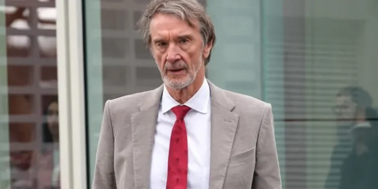 “ബ്രിട്ടനെ കുടിയേറ്റക്കാർ കോളനിവൽക്കരിക്കുന്നു”: വിവാദ പരാമർശവുമായി മാഞ്ചസ്റ്റർ യുണൈറ്റഡ് ഉടമ; ആഞ്ഞടിച്ച് ബ്രിട്ടീഷ് പ്രധാനമന്ത്രി