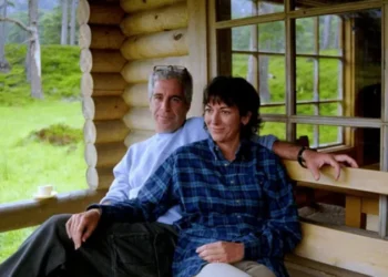 എപ്സ്റ്റീൻ കേസ്: മൊഴി നൽകില്ലെന്ന് ഗിസ്ലെയ്ൻ മാക്സ്വെൽ; നിർണായക ചോദ്യങ്ങളുമായി യുഎസ് കോൺഗ്രസ് സമിതി 1 Maxwell