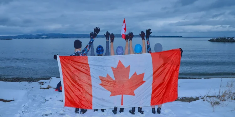 കാനഡ ഇമിഗ്രേഷൻ; പുതിയ ട്രാൻസ്പോർട്ട് കാറ്റഗറി ആർക്കൊക്കെ ഗുണം ചെയ്യും! 1 canada flag