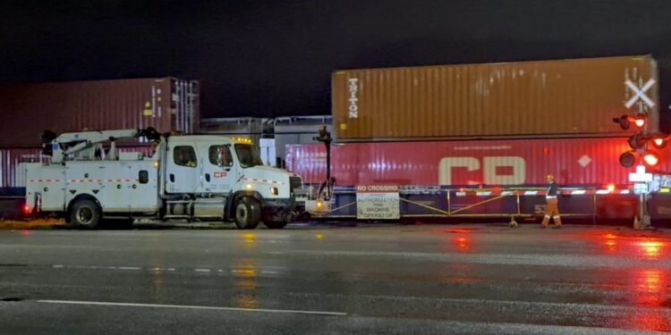 ബ്രിട്ടീഷ് കൊളംബിയ മേപ്പിൾ റിഡ്ജിൽ ട്രെയിനിടിച്ച് യുവതിക്ക് ദാരുണാന്ത്യം; അപകടം സ്റ്റേഷന് സമീപം, അന്വേഷണം ആരംഭിച്ച് പോലീസ്