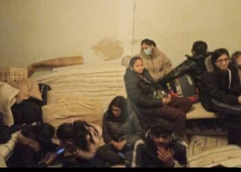 കാനഡ മോഹം പാതിവഴിയിൽ?: കുടിയേറ്റ നയങ്ങളിലെ മാറ്റം തിരിച്ചടിയാകുന്നു; പ്രതിസന്ധിയിലായി ലക്ഷക്കണക്കിന് ഇന്ത്യൻ വിദ്യാർത്ഥികൾ