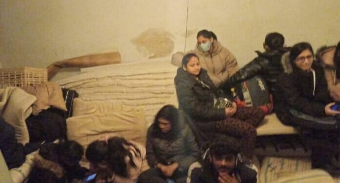 കാനഡ മോഹം പാതിവഴിയിൽ?: കുടിയേറ്റ നയങ്ങളിലെ മാറ്റം തിരിച്ചടിയാകുന്നു; പ്രതിസന്ധിയിലായി ലക്ഷക്കണക്കിന് ഇന്ത്യൻ വിദ്യാർത്ഥികൾ 1 കാനഡ മോഹം പാതിവഴിയിൽ?: കുടിയേറ്റ നയങ്ങളിലെ മാറ്റം തിരിച്ചടിയാകുന്നു; പ്രതിസന്ധിയിലായി ലക്ഷക്കണക്കിന് ഇന്ത്യൻ വിദ്യാർത്ഥികൾ