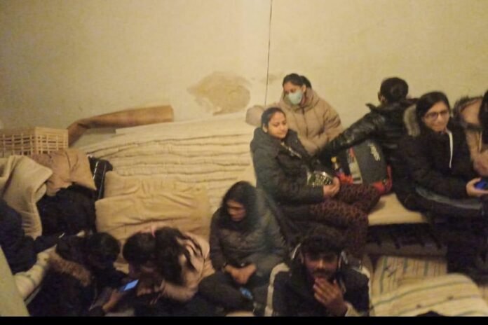 കാനഡ മോഹം പാതിവഴിയിൽ?: കുടിയേറ്റ നയങ്ങളിലെ മാറ്റം തിരിച്ചടിയാകുന്നു; പ്രതിസന്ധിയിലായി ലക്ഷക്കണക്കിന് ഇന്ത്യൻ വിദ്യാർത്ഥികൾ