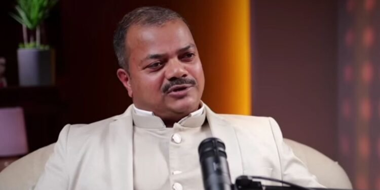 അക്കരെപ്പച്ച തേടിയുള്ള പാച്ചിൽ; മക്കളെ വിദേശത്തേക്ക് വിടും മുൻപ് മാതാപിതാക്കൾ അറിയേണ്ടത്: മധു ടി. ഭാസ്കർ സംസാരിക്കുന്നു 1 Madhu T. Bhaskar