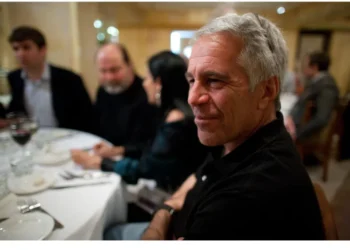 അറസ്റ്റിന് തൊട്ടുമുമ്പ് എപ്സ്റ്റീന്റെ ‘മൊറോക്കൻ പ്ലാൻ’; പിടിമുറുക്കി ബാങ്കുകൾ, ആഡംബര കൊട്ടാര ഇടപാടിന്റെ ഞെട്ടിക്കുന്ന വിവരങ്ങൾ പുറത്ത്