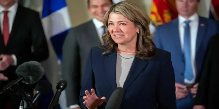 ബജറ്റും സേവനങ്ങളും പ്രതിസന്ധിയിൽ: കുടിയേറ്റ നിയന്ത്രണത്തിന് ജനവിധി തേടി ആൽബർട്ട സർക്കാർ