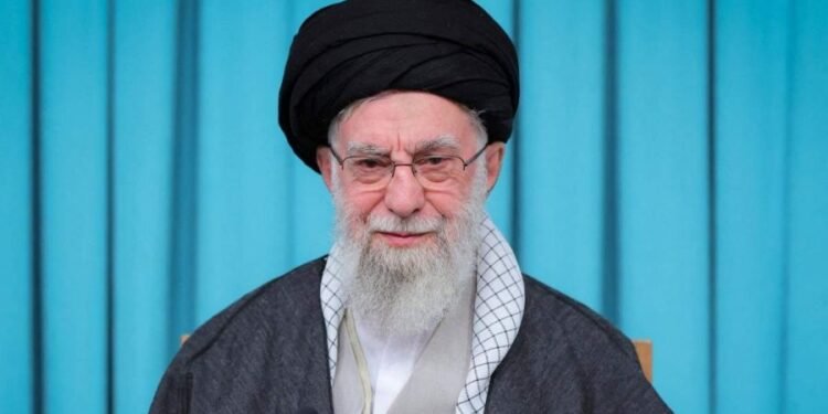 ആധുനിക ഇറാന്റെ ശില്പി, വിപ്ലവത്തിന്റെ കാവലാൾ; ആരാണ് ആയത്തുല്ല അലി ഖമേനയി?