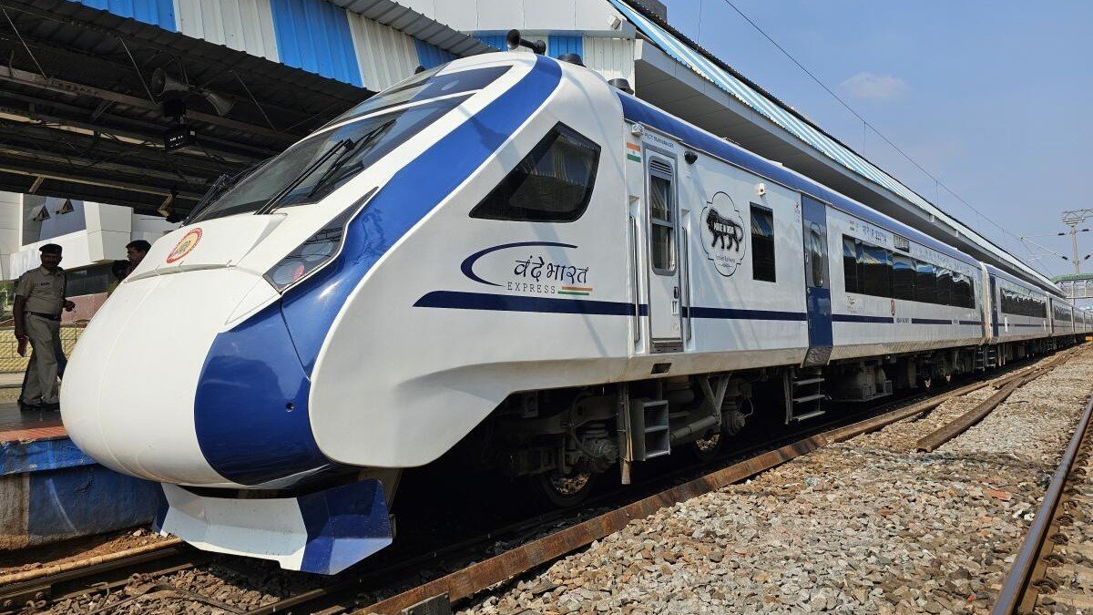 വന്ദേ ഭാരത് എസി ടിക്കറ്റ് കിലോമീറ്ററിന് 2.19 രൂപ മാത്രം; ലോകരാജ്യങ്ങളെ കടത്തിവെട്ടി ഇന്ത്യൻ റെയിൽവേ