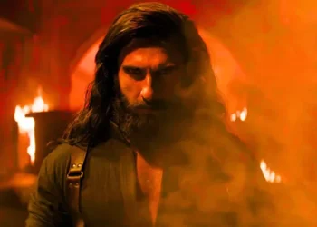 തിയേറ്ററുകൾക്ക് പിന്നാലെ ഒടിടിയിലും 'ധുരന്ദർ' തരംഗം; റെക്കോർഡുകൾ തകർത്ത് രൺവീർ സിംഗ് ചിത്രം 1 തിയേറ്ററുകൾക്ക് പിന്നാലെ ഒടിടിയിലും ‘ധുരന്ദർ’ തരംഗം; റെക്കോർഡുകൾ തകർത്ത് രൺവീർ സിംഗ് ചിത്രം