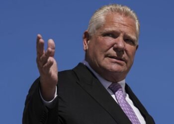 ലോൺ ഭാരത്തിൽ അമർന്ന് ഒന്റാരിയോ യുവത്വം; വിദ്യാർത്ഥി ഗ്രാന്റുകൾ വെട്ടിച്ചുരുക്കി ഡഗ് ഫോർഡ് സർക്കാർ 1 ലോൺ ഭാരത്തിൽ അമർന്ന് ഒന്റാരിയോ യുവത്വം; വിദ്യാർത്ഥി ഗ്രാന്റുകൾ വെട്ടിച്ചുരുക്കി ഡഗ് ഫോർഡ് സർക്കാർ