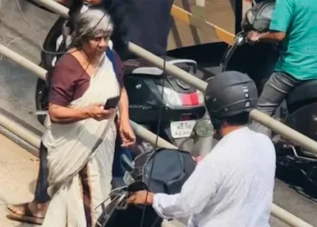 old-women-bike-kozhikode