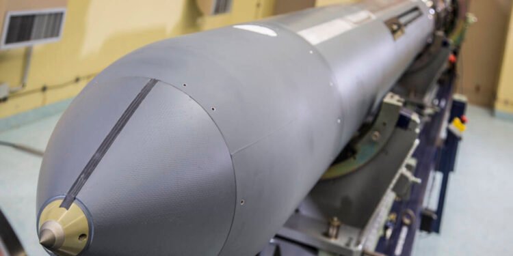 ശത്രുവിന്റെ ഉറക്കം കെടുത്താൻ ഇന്ത്യയുടെ 'വജ്രായുധം'; സ്കാൽപ് മിസൈലുകൾ വാങ്ങാൻ ഇന്ത്യയും ഫ്രാൻസും കൈകോർക്കുന്നു 1 ശത്രുവിന്റെ ഉറക്കം കെടുത്താൻ ഇന്ത്യയുടെ ‘വജ്രായുധം’; സ്കാൽപ് മിസൈലുകൾ വാങ്ങാൻ ഇന്ത്യയും ഫ്രാൻസും കൈകോർക്കുന്നു