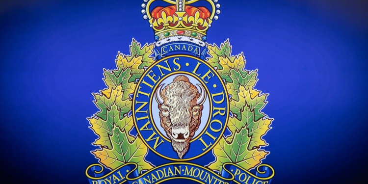 ആൽബർട്ടയിൽ ചാർട്ടർ ബസ് മറിഞ്ഞ് അപകടം; ഗ്രാൻഡ് പ്രയറി സ്വദേശിനി കൊല്ലപ്പെട്ടു, 22 പേർക്ക് പരിക്ക്