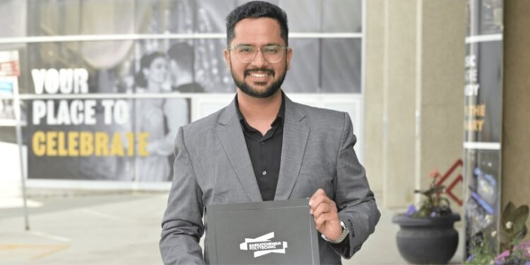 കാനഡയിൽ സ്വപ്ന ജോലി തേടുന്നവർക്ക് മാതൃകയായി വിശാൽ; പഠനത്തിനൊപ്പം കരിയർ പ്ലാനിംഗിലും തിളങ്ങിയ വിജയം 1 കാനഡയിൽ സ്വപ്ന ജോലി തേടുന്നവർക്ക് മാതൃകയായി വിശാൽ; പഠനത്തിനൊപ്പം കരിയർ പ്ലാനിംഗിലും തിളങ്ങിയ വിജയം