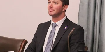 പി.ഇ.ഐയിൽ ആരോഗ്യപ്രതിസന്ധി രൂക്ഷം; ജനകീയ ചർച്ചകളുമായി ജനപ്രതിനിധികൾ; സമ്മർസൈഡിൽ പാർക്കിംഗ് പരിഷ്കാരത്തിനെതിരെ പ്രതിഷേധം