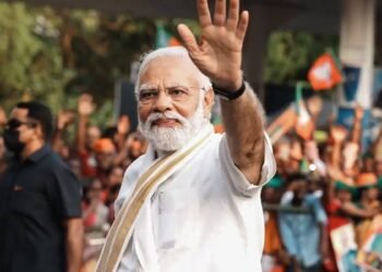 പ്രധാനമന്ത്രി കേരളത്തില്‍; കൊച്ചിയില്‍ റോഡ് ഷോ