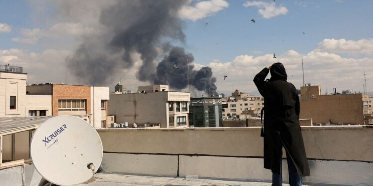 ഇറാൻ മാധ്യമ ആസ്ഥാനത്തിന് നേരെ ഇസ്രായേൽ ആക്രമണം; ടെഹ്‌റാനിൽ വൻ സ്ഫോടനം, യുദ്ധഭീതിയിൽ ലോകം