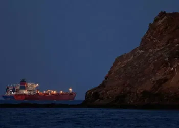 ഹോർമുസ് കടലിടുക്കിന്റെ നിയന്ത്രണം പിടിച്ചെടുക്കാൻ അമേരിക്ക-ഇസ്രായേൽ സംയുക്ത നീക്കം; ഇറാന്റെ എണ്ണപ്പാടങ്ങൾ ഇനി ലക്ഷ്യമിടില്ലെന്ന് നെതന്യാഹു 4 ഹോർമുസ് കടലിടുക്കിന്റെ നിയന്ത്രണം പിടിച്ചെടുക്കാൻ അമേരിക്ക-ഇസ്രായേൽ സംയുക്ത നീക്കം; ഇറാന്റെ എണ്ണപ്പാടങ്ങൾ ഇനി ലക്ഷ്യമിടില്ലെന്ന് നെതന്യാഹു