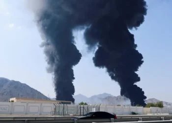 യുഎഇയിൽ വീണ്ടും ഡ്രോൺ ആക്രമണം: ദുബായ് വിമാനത്താവളം താൽക്കാലികമായി അടച്ചു; ഫുജൈറ എണ്ണ സംഭരണ കേന്ദ്രത്തിൽ തീപിടുത്തം 1 യുഎഇയിൽ വീണ്ടും ഡ്രോൺ ആക്രമണം: ദുബായ് വിമാനത്താവളം താൽക്കാലികമായി അടച്ചു; ഫുജൈറ എണ്ണ സംഭരണ കേന്ദ്രത്തിൽ തീപിടുത്തം