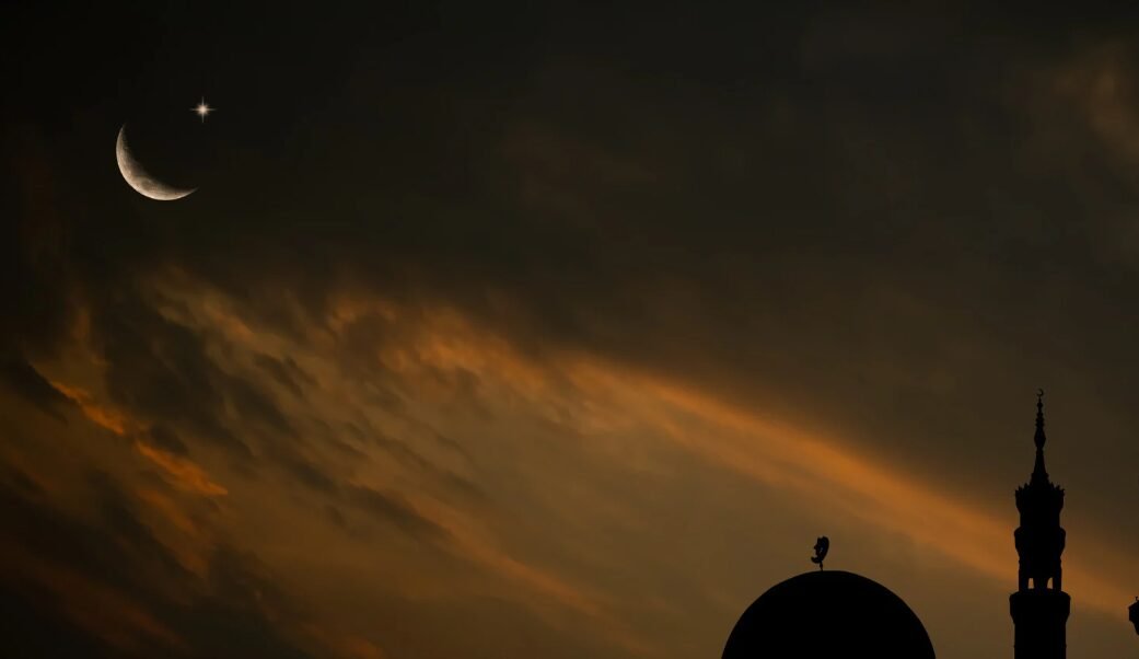 മാസപ്പിറ കണ്ടു: കേരളത്തിൽ നാളെ ചെറിയ പെരുന്നാൾ