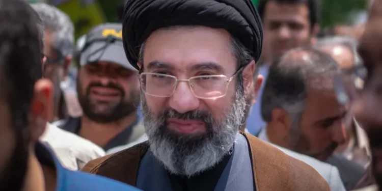 ഇറാൻ ഇനി മൊജ്തബ ഖൊമേനിയുടെ കൈകളിൽ; ആയത്തുള്ള അലി ഖൊമേനിയുടെ പിൻഗാമിയായി മകൻ അധികാരമേറ്റു 1 ഇറാൻ ഇനി മൊജ്തബ ഖൊമേനിയുടെ കൈകളിൽ; ആയത്തുള്ള അലി ഖൊമേനിയുടെ പിൻഗാമിയായി മകൻ അധികാരമേറ്റു