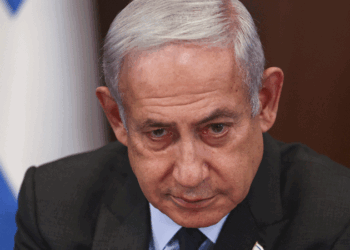 പശ്ചിമേഷ്യയെ പിടിച്ചുകുലുക്കി 'ദി ബീബി ഫയൽസ്'; യുദ്ധം നെതന്യാഹുവിന് 'രാഷ്ട്രീയ കവചമോ'? നിർണായക ചോദ്യങ്ങളുമായി പുതിയ ഡോക്യുമെന്ററി 1 പശ്ചിമേഷ്യയെ പിടിച്ചുകുലുക്കി ‘ദി ബീബി ഫയൽസ്’; യുദ്ധം നെതന്യാഹുവിന് ‘രാഷ്ട്രീയ കവചമോ’? നിർണായക ചോദ്യങ്ങളുമായി പുതിയ ഡോക്യുമെന്ററി