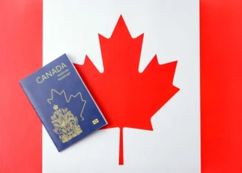 കനേഡിയൻ പാസ്പോർട്ട് നിയമങ്ങളിൽ വലിയ മാറ്റം; ഫീസ് വർധനയും പണം തിരികെ നൽകുന്ന ഗ്യാരന്റിയും ഈ ആഴ്ച മുതൽ 1 CANADA PASSPORT