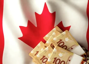 കാനഡ കുടിയേറ്റം ഇനി ചെലവേറും; പിആർ, പൗരത്വ അപേക്ഷാ ഫീസുകൾ കൂട്ടി, പുതിയ മാറ്റങ്ങൾ ഇങ്ങനെ 10 CANADA FLAG AND MONEY