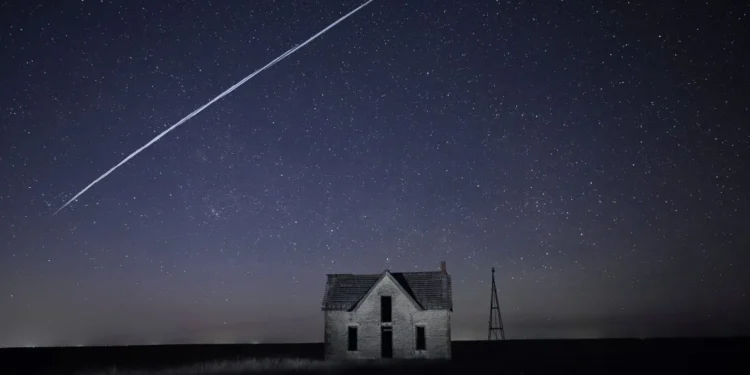 ഇലോൺ മസ്‌കിന് വെല്ലുവിളി; ബഹിരാകാശത്ത് സ്വന്തം ‘സാമ്രാജ്യം’ പണിയാൻ കാനഡ, ലക്ഷ്യം പ്രതിരോധ സുരക്ഷ