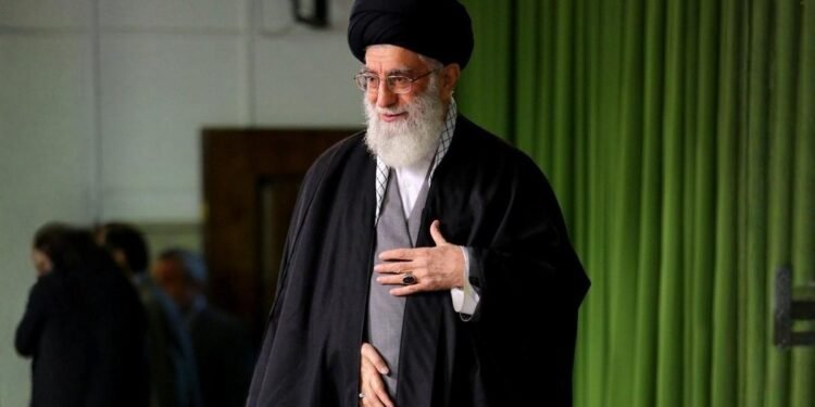 ഖമേനിയെ കുരുക്കാൻ ഒരുക്കിയ 'ചാരവല'; രഹസ്യങ്ങൾ ചോർത്തിയത് സ്വന്തം നിഴൽ, മൊസാദിന്റെ മാസ്റ്റർ പ്ലാൻ പുറത്ത് 1 Ayatollah Khamenei