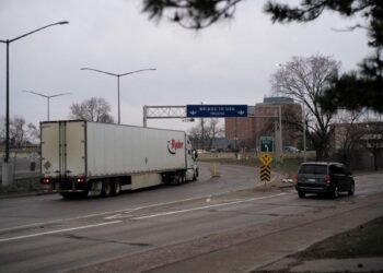 USMCA കരാർ പുനപരിശോധന; നിർമ്മാണ മേഖലയ്ക്ക് വൻ തിരിച്ചടി; വെല്ലുവിളിയിൽ വിൻഡ്സർ 10 border