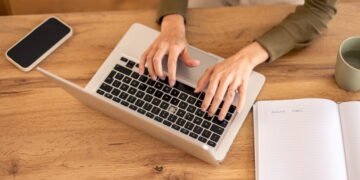 എക്സ്പ്രസ് എൻട്രി അപേക്ഷകർക്ക് മുന്നറിയിപ്പ്: ഈ പിഴവുകൾ നിങ്ങളുടെ കാനഡ യാത്ര മുടക്കിയേക്കാം 2 LAP