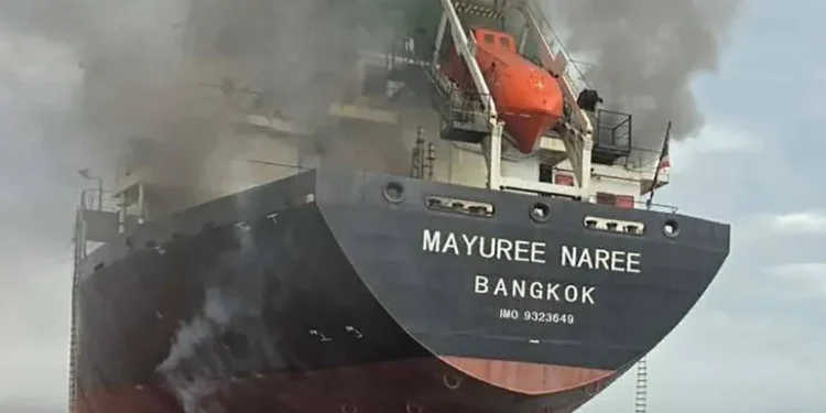 യുഎസ്-ഇറാൻ പോരാട്ടം മൂന്നാം വാരത്തിലേക്ക്; ഗൾഫിൽ യുദ്ധം മുറുകുന്നു, ഹോർമുസ് കടലിടുക്കിലേക്ക് യുദ്ധക്കപ്പലുകളെ അയക്കണം; ലോകരാഷ്ട്രങ്ങളോട് ട്രംപ്